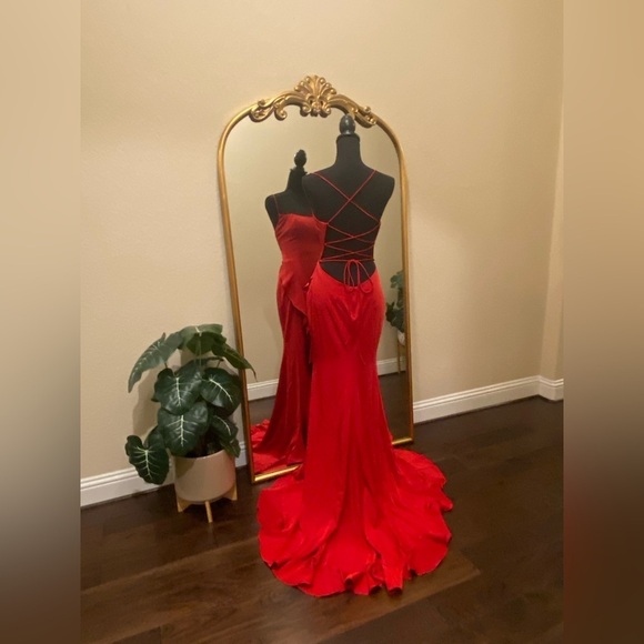 La Femme Jovanni 28294 Lace-up Open Back Ruffle High-Low Dress Size 6 - Picture 8 of 16